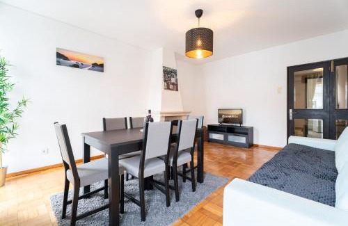 Mafamude Apartamento | Host Wise - Spacious Sunny House with terrace & BBQ