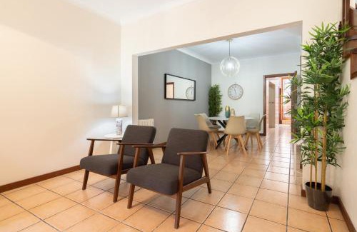 Bonfim Casa | Host Wise - Spacious Duplex House - Jacuzzi & Terrace