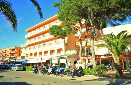 Cala Agulla Hotel | Hostal Alzina