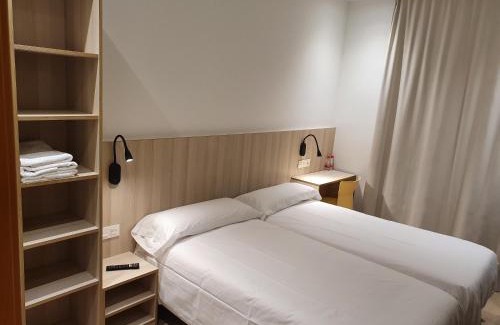 La Maternitat i Sant Ramon Casa | Hostal BESTPRICE Barcelona Stadium
