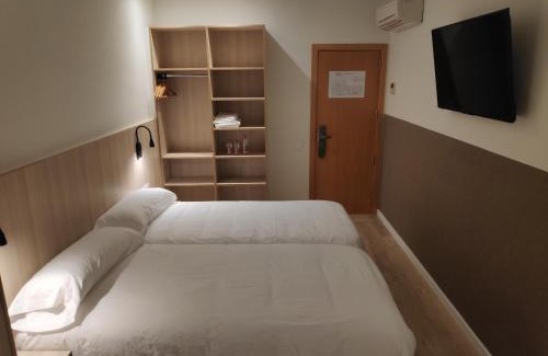 La Maternitat i Sant Ramon Casa | Hostal BESTPRICE Barcelona Stadium