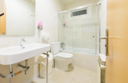La Maternitat i Sant Ramon Casa | Hostal BESTPRICE Barcelona Stadium