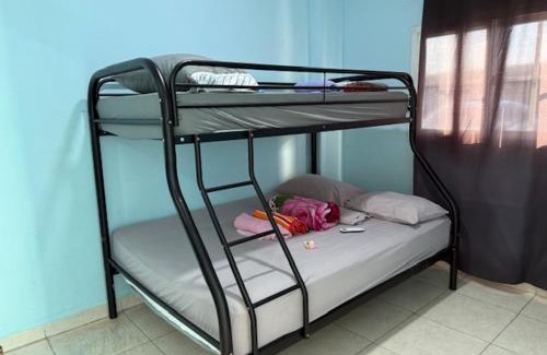 Colon Casa | HOSTAL BLUE OASIS AQUAMAr