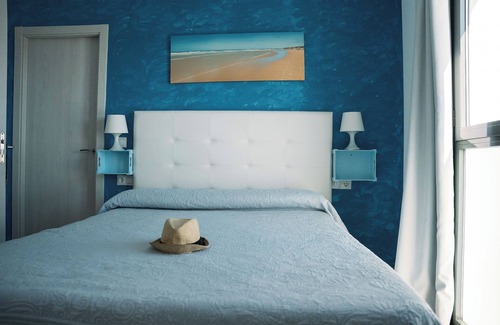 Centro de Conil de la Frontera Hostal | Hostal Brisas De Conil