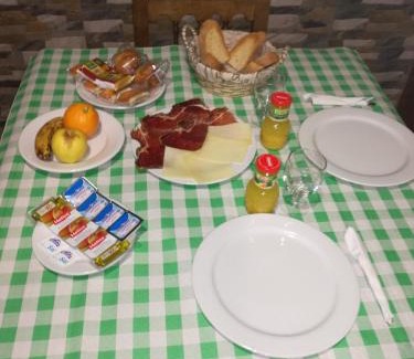 Cain Casa | Hostal Casa Tino