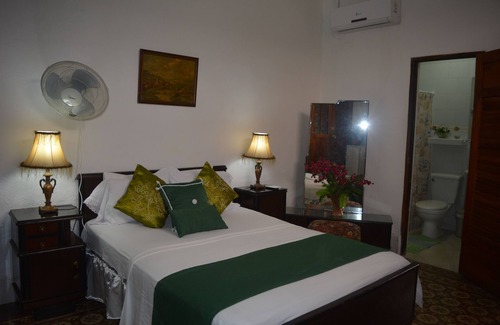 Cienfuegos Casa | Hostal Colonial de Isabel y Pepe
