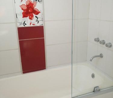 Cochabamba Hotel | Hostal Costa De Marfil Suites & Apartamentos