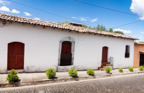 Suchitoto Apartamento | Hostal Delmy