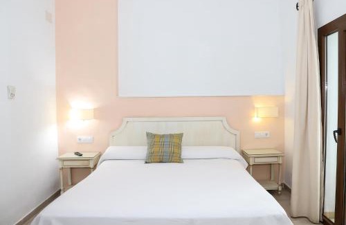 Zahara de los Atunes Casa | Hostal Doña Lola Marina