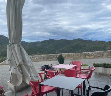 Petilla de Aragon Casa | Hostal Don Santiago Ramon y Cajal