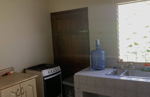 Copan Ruinas Apartamento | Hostal económico a una calle del parque central y a un kilómetro de las ruinas!