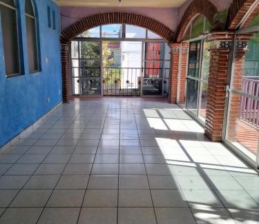 FERROCARRIL Casa | Hostal El Sendero Del Chamán.