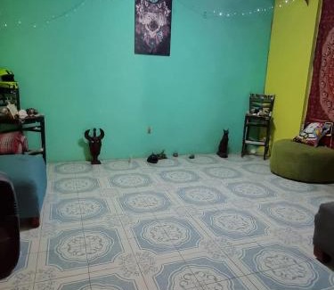FERROCARRIL Casa | Hostal El Sendero Del Chamán.