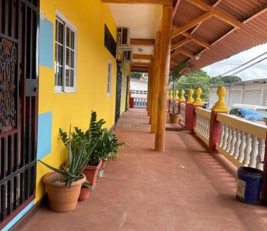 Veracruz Apartamento | Hostal habitación habitaciones full equipadas a solo 10 minutos del aeropuerto Panamá pasifico a 20 minutos de la ciudad centros comerciales y lugares turísticos playa a 5 minutos