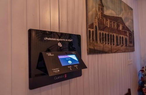 La Virgen del Camino Casa | Hostal Julio Cesar