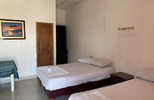 Playas Hotel | Hostal La Cabaña Típica