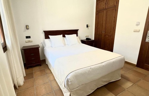 Zahara de los Atunes Casa | Hostal La Muralla