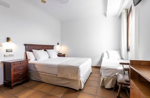 Zahara de los Atunes Casa | Hostal La Muralla