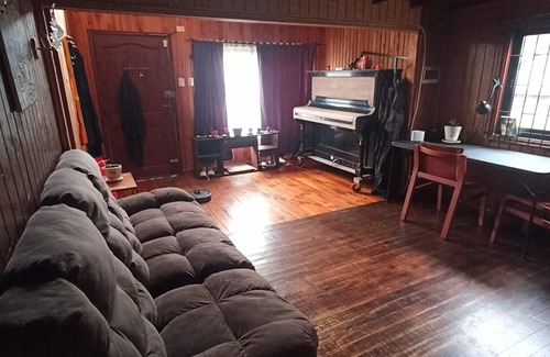 Valdivia Casa | Hostal Lila, Casa Entera por 8+ Con Jardin y estacionamiento.