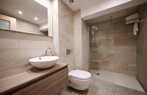 Isaba Casa | Hostal Lola
