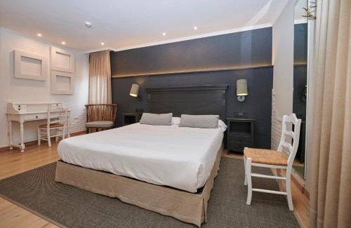 Isaba Casa | Hostal Lola