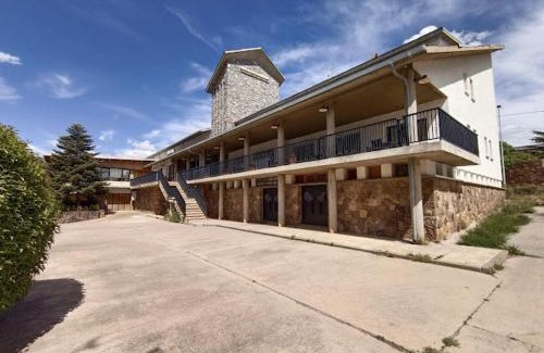 Olvega Casa | Hostal Los Infantes