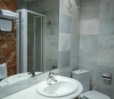 Olvega Casa | Hostal Los Infantes