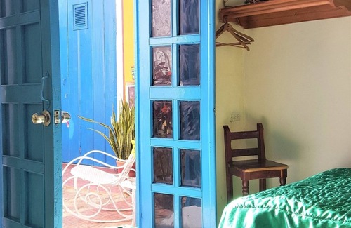 Remedios Casa | Hostal Los Vitrales