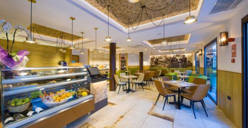 West End Hotel | Hostal Marí