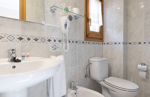 Montseny Casa | Hostal Montserrat
