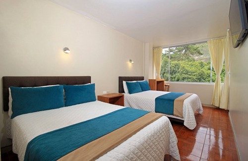 Baños de Agua Santa Hotel | Hostal plaza by Elvita