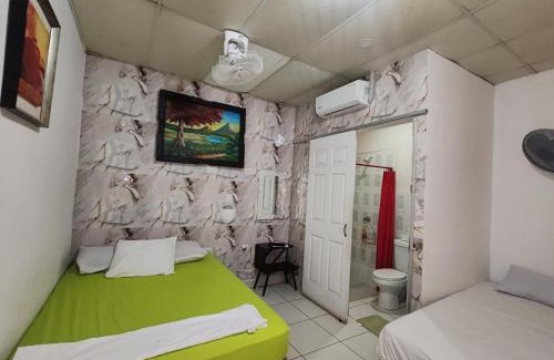 Leon Casa | Hostal Ruinas de San Sebastián
