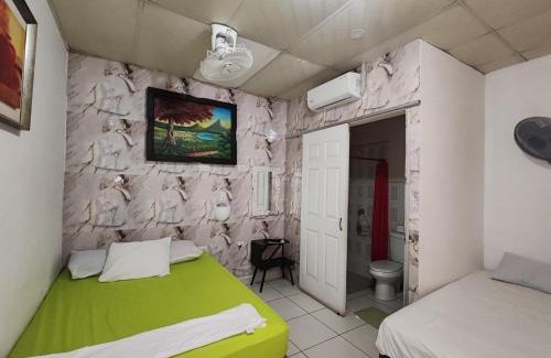 Leon Casa | Hostal Ruinas de San Sebastián
