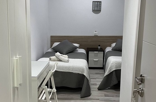 La Sagrada Familia Casa | Hostal Ruta de Francia