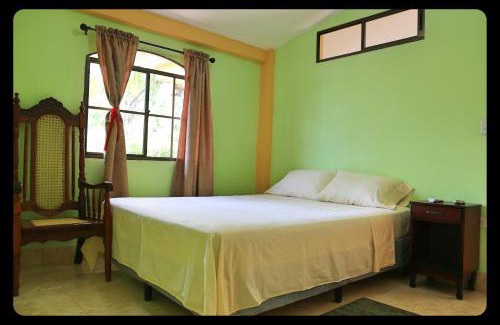 Leon Cama Y Desayuno | Hostal San Antonio