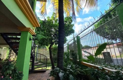Leon Cama Y Desayuno | Hostal San Antonio