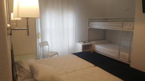 Embajadores Casa | Hostal Santa Isabel