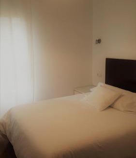 Embajadores Casa | Hostal Santa Isabel