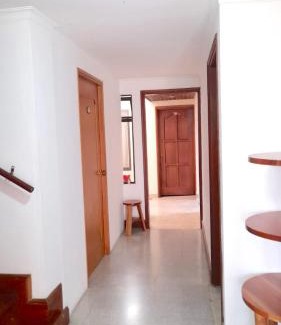 Suramericana Casa | Hostal Saveva Para Grupos Familias Estudiantes y Deportistas