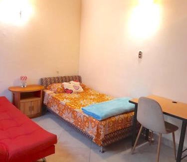 Suramericana Casa | Hostal Saveva Para Grupos Familias Estudiantes y Deportistas