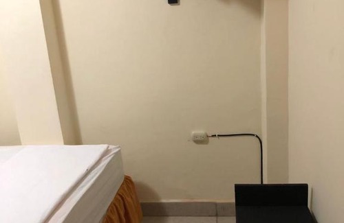 Leon Casa | Hostal Sin Fronteras