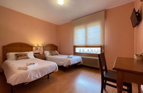 Duruelo de la Sierra Casa | Hostal Torreblanca