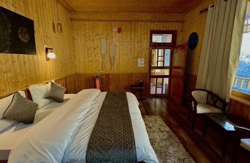 Banjar Hotel | Hostay Tirthan