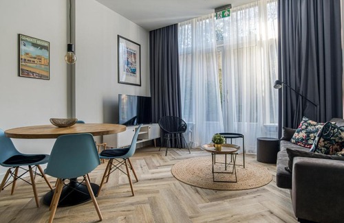 Scheveningen Apartamento | Hosted by Wendy Prins Willem 1
