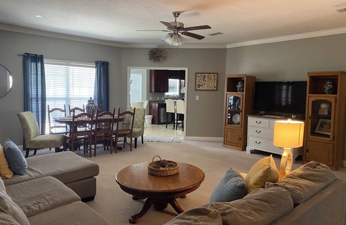 Valdosta Casa | Hosted home 2 minutes off I-75 Northlake Community-private 2BR/1BA & keyless pad