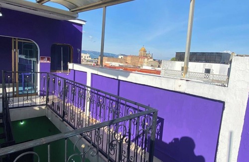 Tequila Casa | Hostal a 1 una cuadra del centro de tequila contamos con sala de juegos y bar