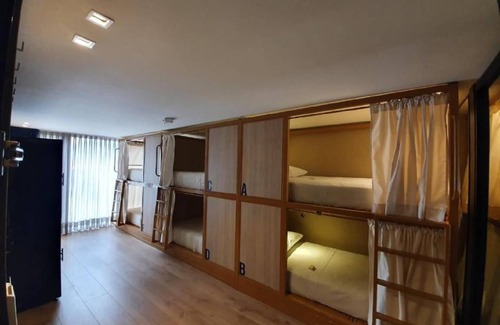 Santa Fe Hostal | Hostal ∙ 8 huéspedes