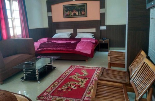 Bhagsu Nag Hostal | Hostal ∙ 8 huéspedes