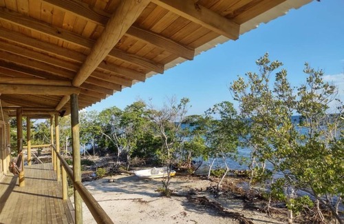 Isla Tintipan Cabaña | Hostel villa luz beach