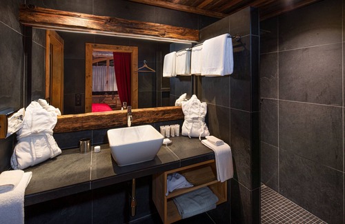 Lens Hotel | Hostellerie du Pas de L'Ours Relais et Chateaux